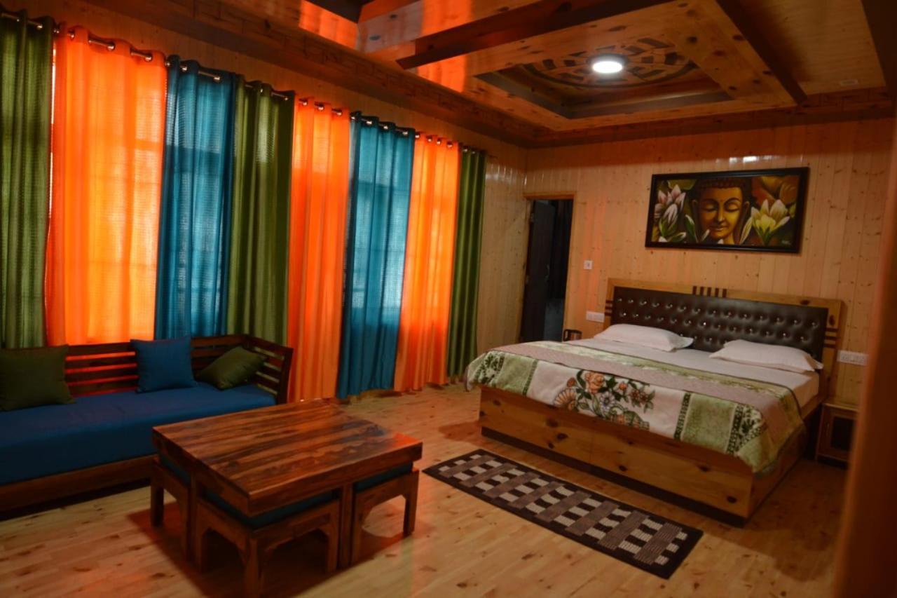 Hotel The Alpinist Cafe And Retreat Kaza Zewnętrze zdjęcie
