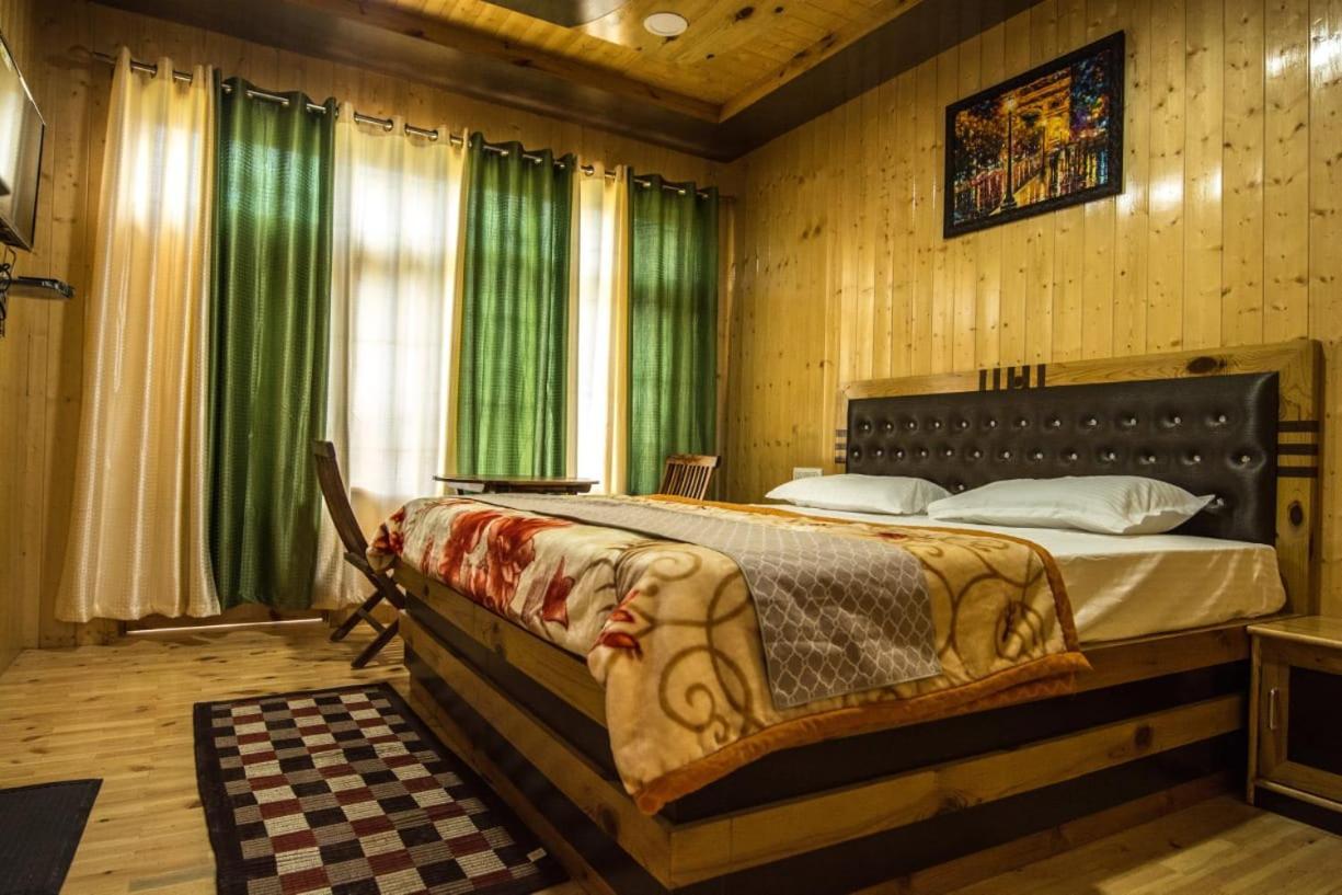 Hotel The Alpinist Cafe And Retreat Kaza Zewnętrze zdjęcie