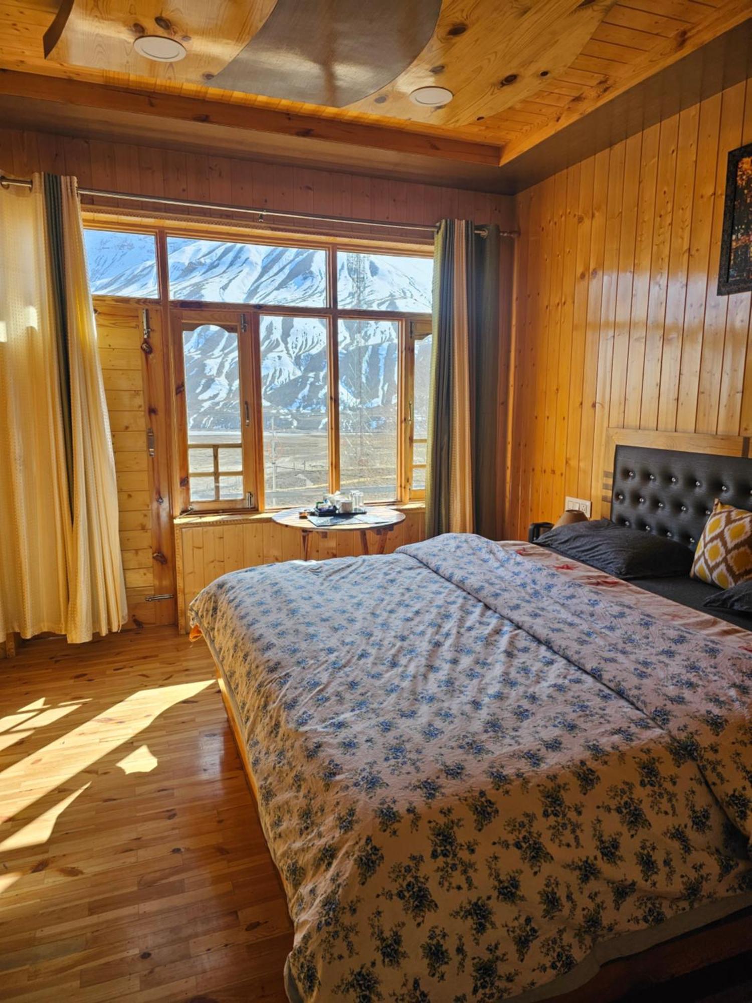 Hotel The Alpinist Cafe And Retreat Kaza Pokój zdjęcie