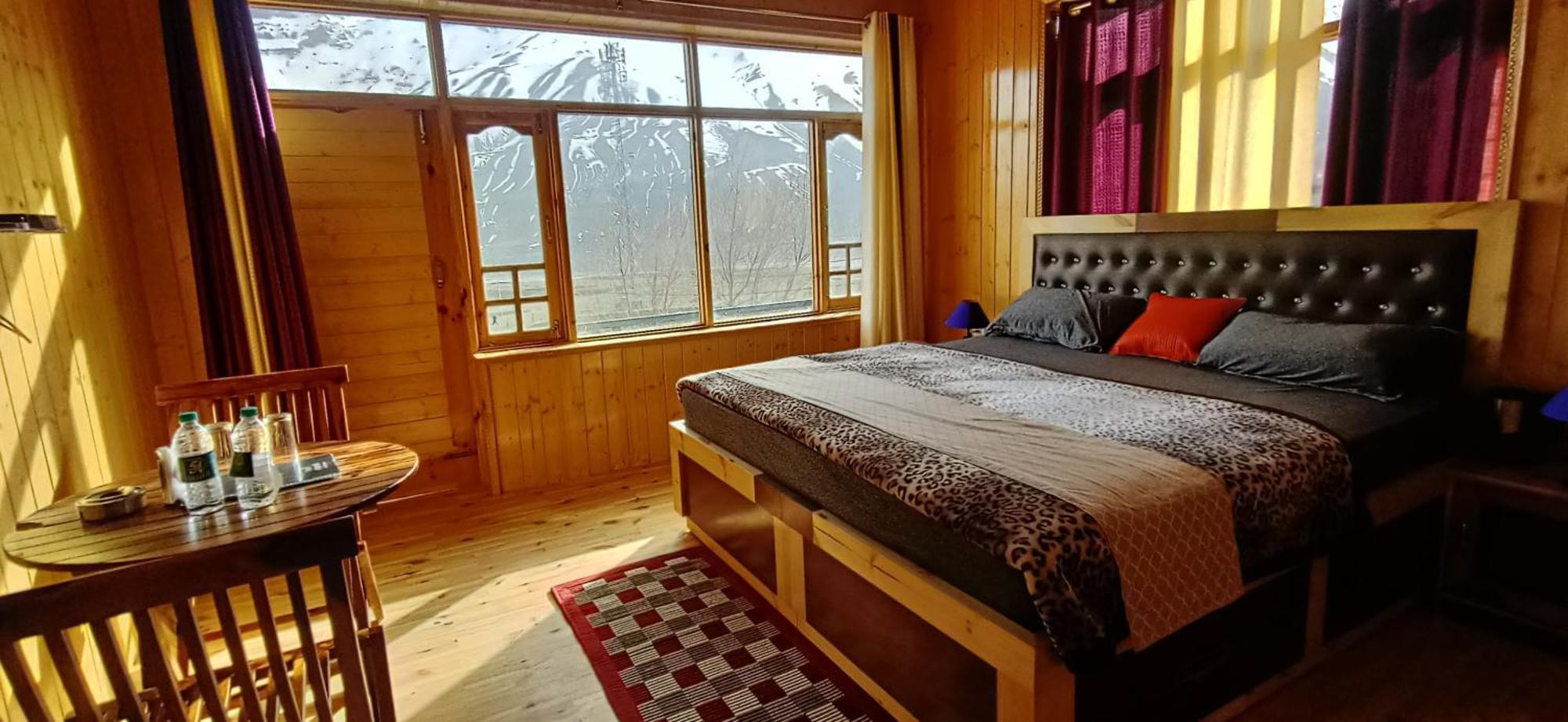 Hotel The Alpinist Cafe And Retreat Kaza Pokój zdjęcie