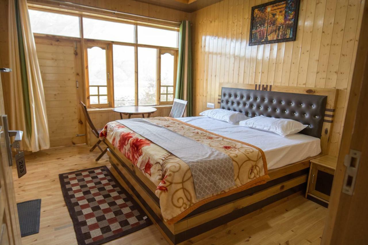 Hotel The Alpinist Cafe And Retreat Kaza Zewnętrze zdjęcie