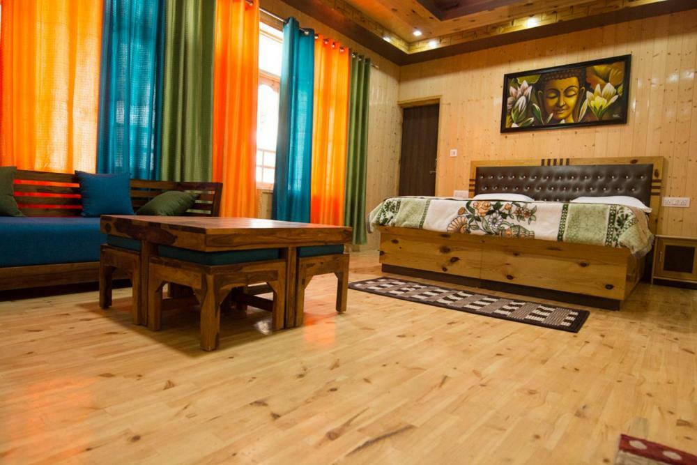 Hotel The Alpinist Cafe And Retreat Kaza Zewnętrze zdjęcie